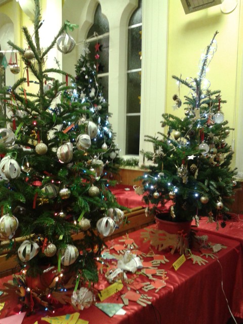 xmas tree 480x640